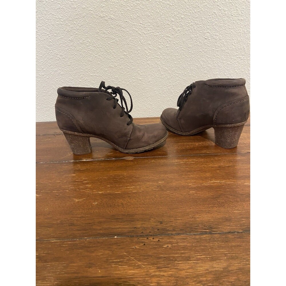 Clarks Brown Suede Lace-Up Ankle Bootie Women's US 7.5 UK 5 EU 38 Boots - Picture 3 of 11